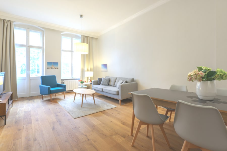 Fully furnished & newly renovated 2,5 room apartment with a balcony close to Mauerpark - Cover photo