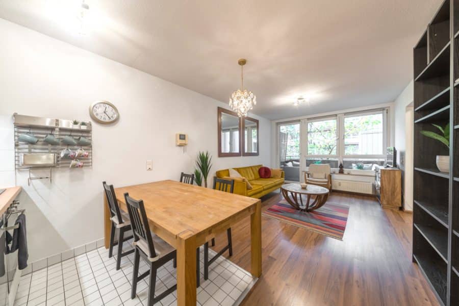Sold with First Citiz! In the heart of Prenzlauer Berg: Charming 2-room ...