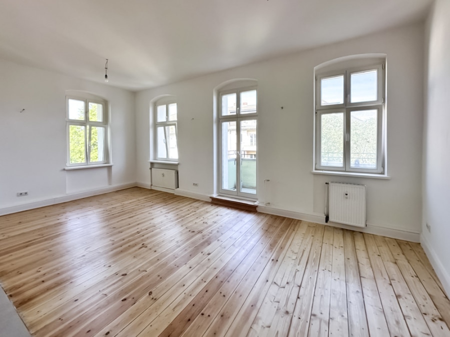 Ready to move in! - Freshly renovated 3-room flat with balcony - Bild